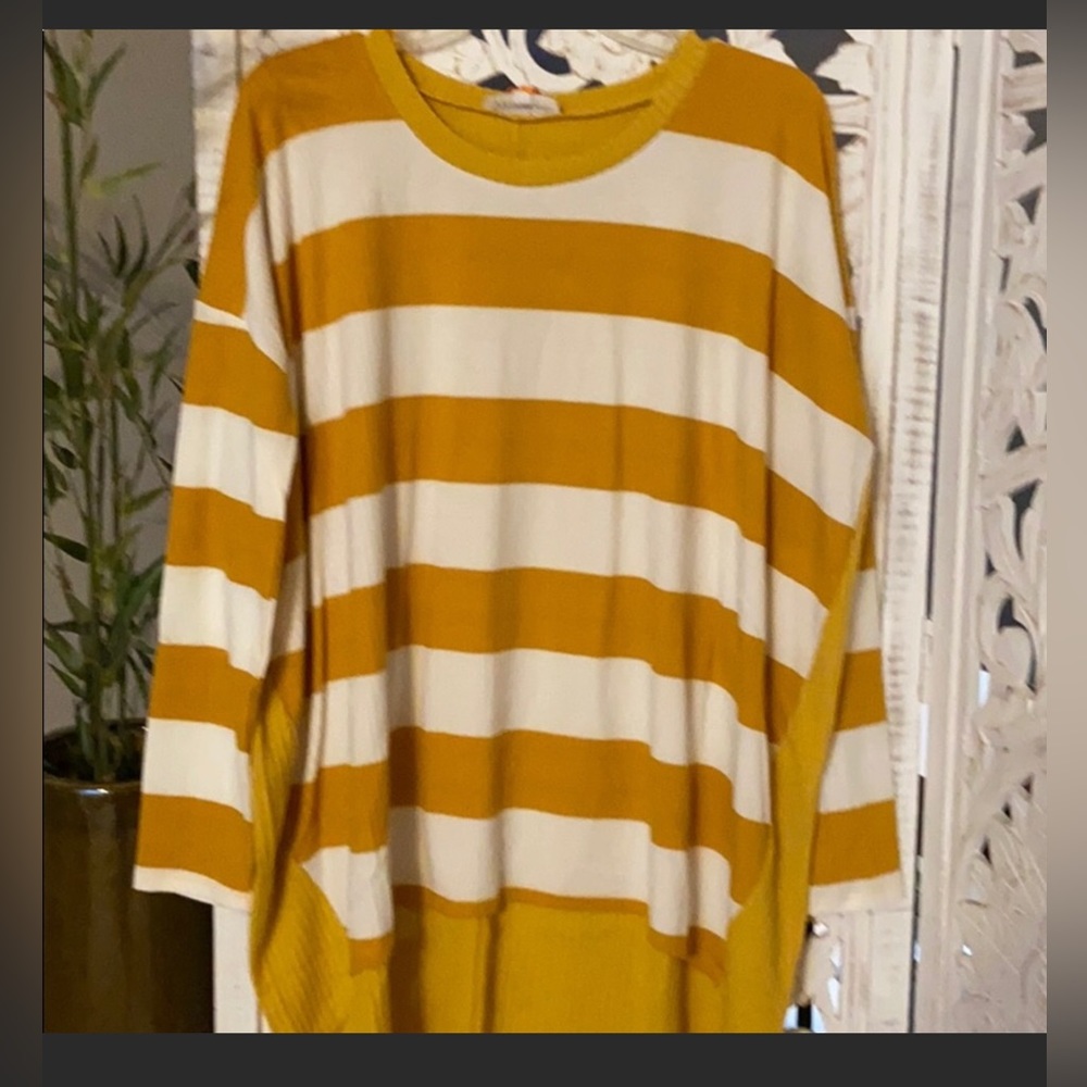 Brand new Soft very Oversized Mustard Striped Top ❤️ - Picture 2 of 2